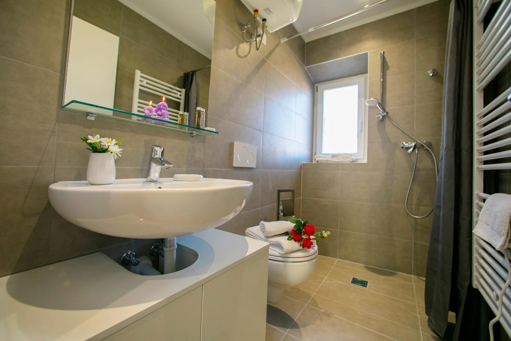 Nido Sui Tetti Di Riva Del Garda - Happy Rentals Ngoại thất bức ảnh