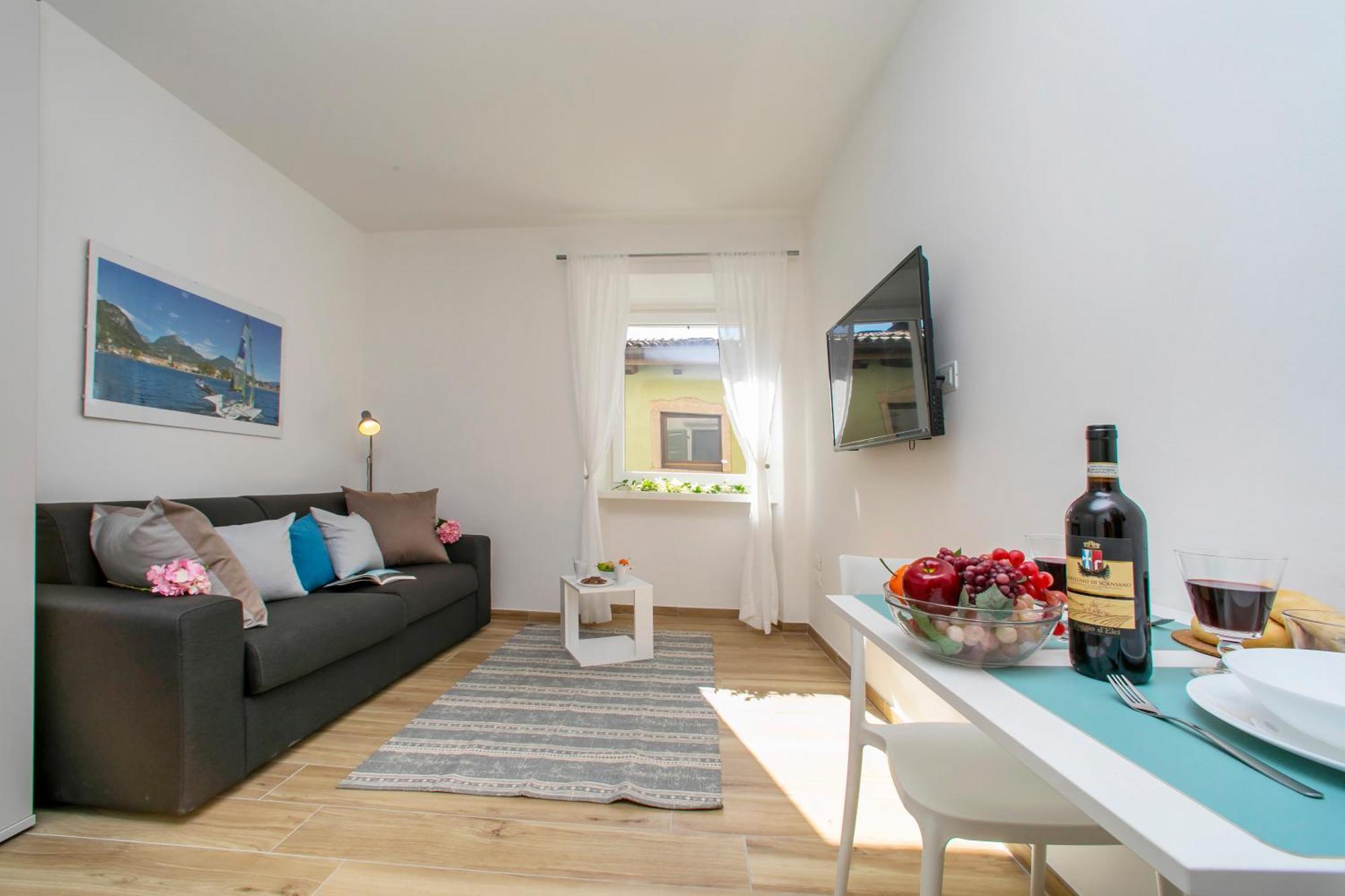 Nido Sui Tetti Di Riva Del Garda - Happy Rentals Ngoại thất bức ảnh