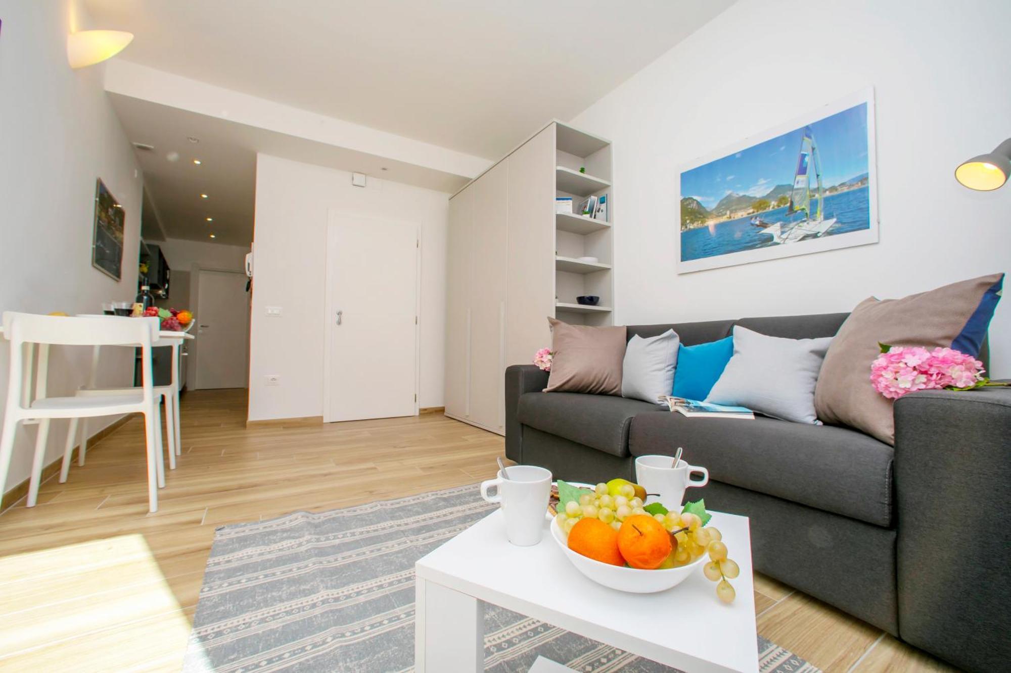 Nido Sui Tetti Di Riva Del Garda - Happy Rentals Ngoại thất bức ảnh