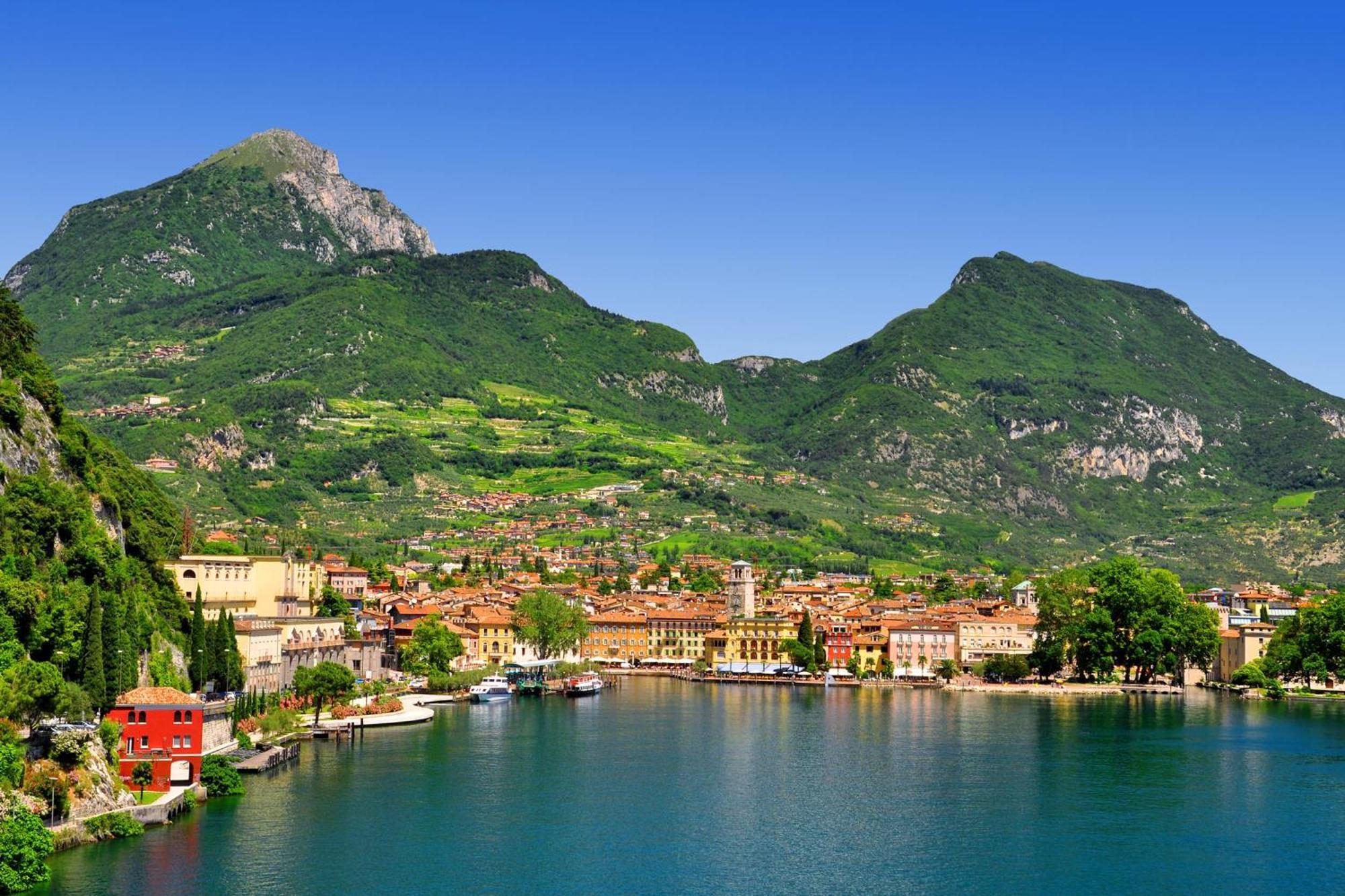 Nido Sui Tetti Di Riva Del Garda - Happy Rentals Ngoại thất bức ảnh